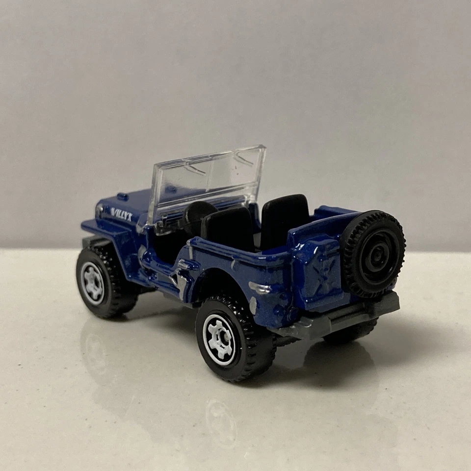 1943 43 Jeep Willys Collectible 1/64 Scale Diecast Diorama Model - Image 3 of 4