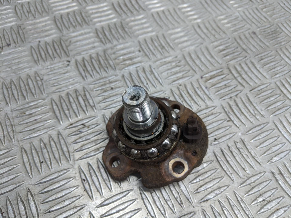 Volkswagen Bora S Tdi Mk4 2002 Inner Hub (rear Passenger Side) - Image 3 of 4