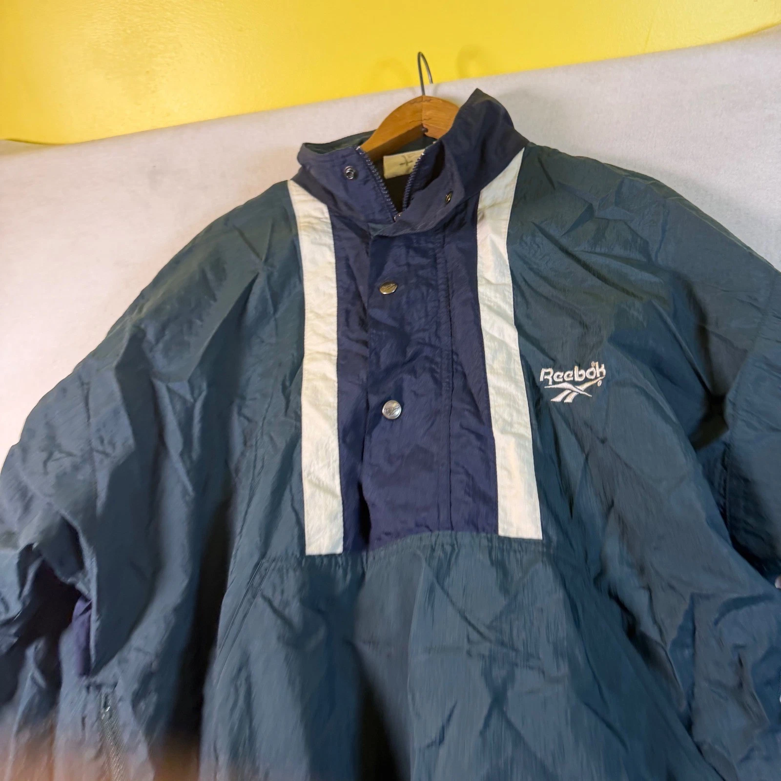 Vintage Reebok Windbreaker Navy Blue Teal Colorblock Pullover Mens Small 90s
Opens in a new window o