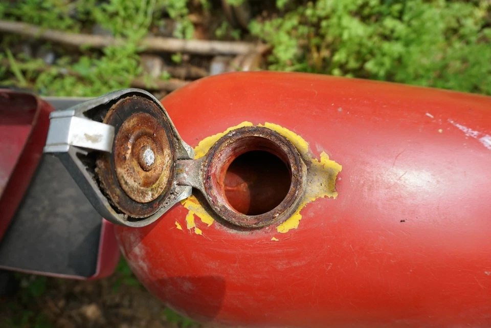 Norton Commando Hi-Rider Gas Tank - Image 3 of 4