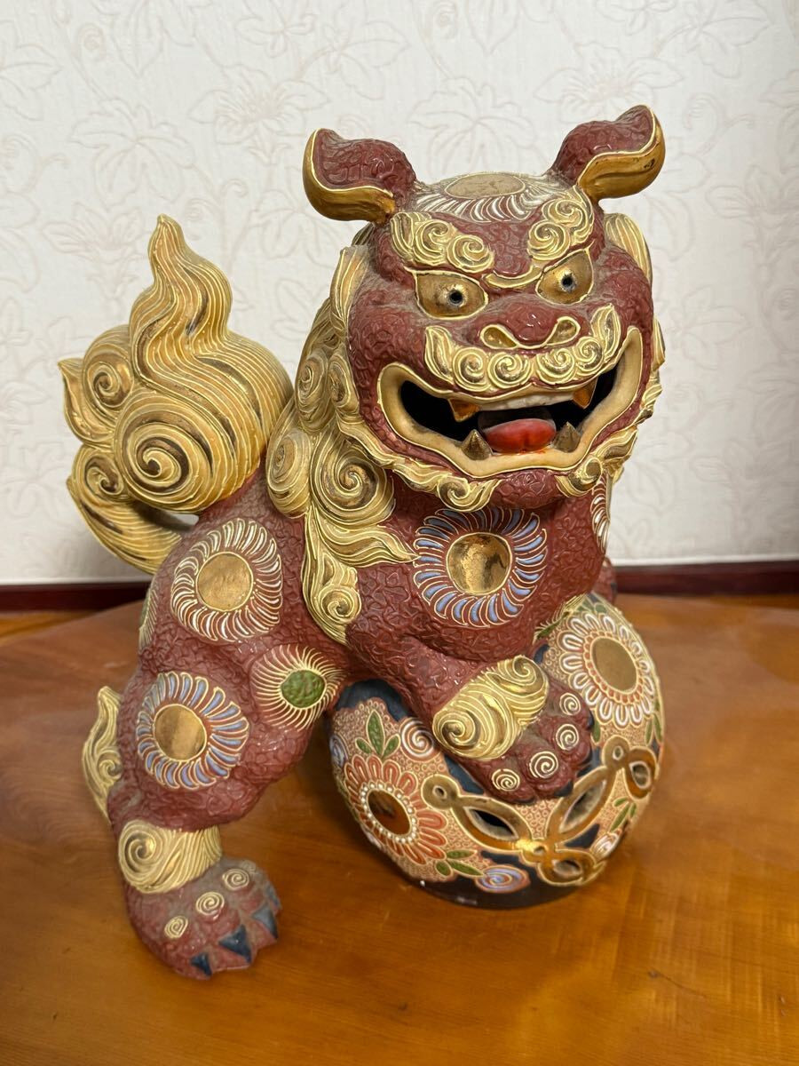 九谷焼　伝統工芸品　白獅子　打ち出の小槌　獅子　球獅子　ゴールド　（B47） 九谷焼 伝統工芸品 白獅子 打ち出の小槌 獅子 球獅子 ゴールド