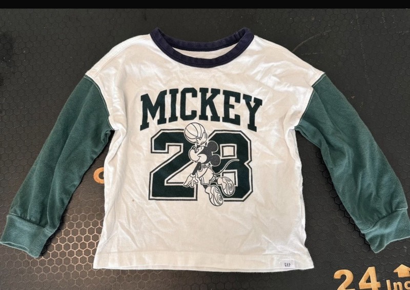 Gap x Disney Mickey Mouse Boys 3T Long Sleeve Crew Neck Graphic T-Shirt White