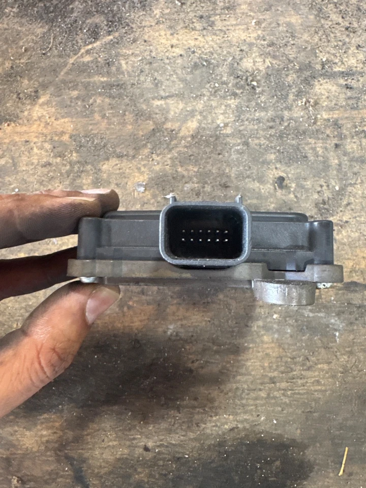 OEM Forward Range Radar Sensor 20-21 CADILLAC XT6, 17-22 GMC BUICK CADILLAC 2020 - Image 3 of 3