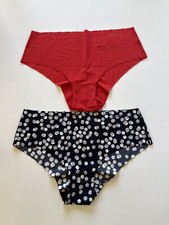 Lot of 2 DKNY Sz M Logo Cut Anywhere Seamless Hipster Panties Underwear DK5028