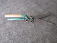 "ASHTON " Grass Shears / Edger / Trimmers Metal Handheld Manual - RUSTIC VINTAGE