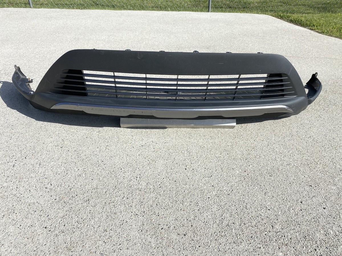 2018 2019 Toyota Prius C Front Bumper lower Valance 52129-52180