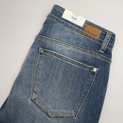 NEW Judy Blue Capri Fit Jeans Women's 16W JB82185MD Distressed Mid Rise Stretch