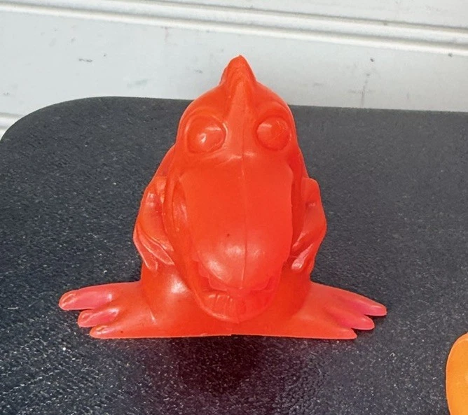 Figura Kenner Winston Chomper vintage 1984 Cazafantasmas 1,5" naranja fantasma púrpura Foto 2 de 4