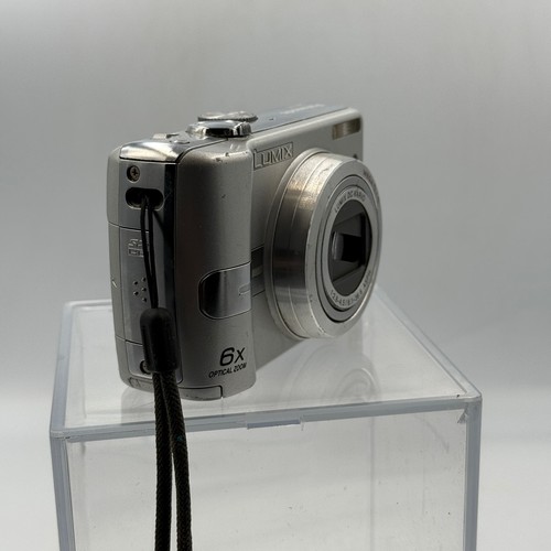 Panasonic Lumix Digital Camera, DMC-LZ7, 7.2MP, Silver, Tested - Picture 3 of 10