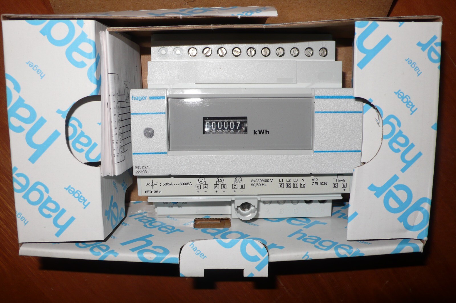 Compteur triphasé Hager EC031 mesure par TI de 50A à 800A pour tableau électrique