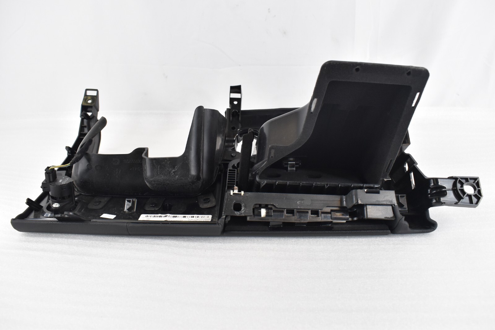2014-2019 MASERATI GHIBLI LEFT DRIVER FRONT DASH LOWER KNEE PANEL W/ SWITCH OEM