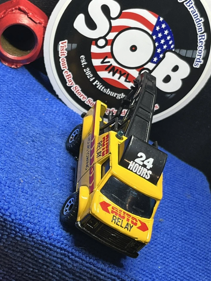 Camión de remolque Matchbox 1985 furgoneta avería 4x4 1:64 amarillo fundido a presión usado casi nuevo Foto 4 de 4