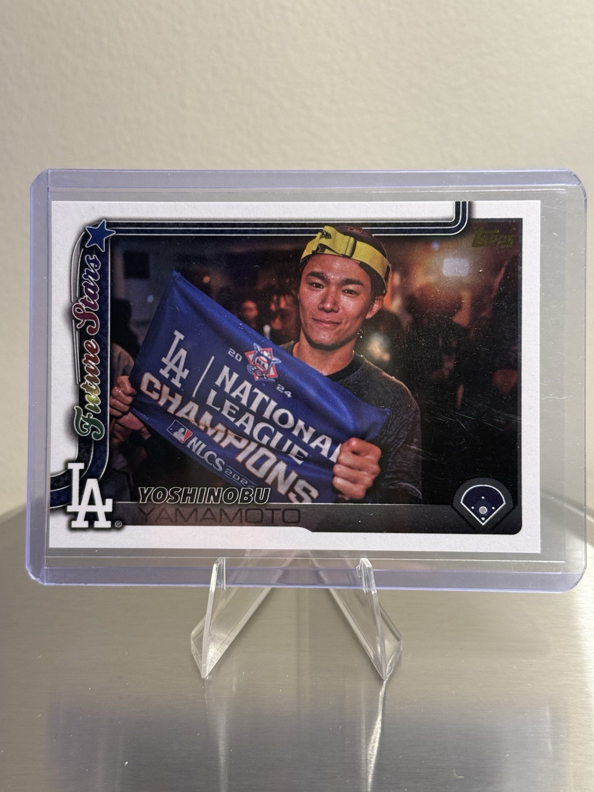 2025 Topps - Future Stars Yoshinobu Yamamoto #231 Golden Mirror Image Variation