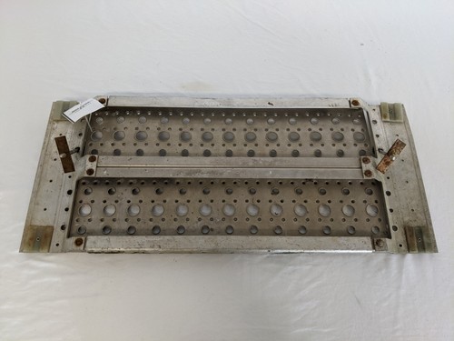 Used Freightliner 33" x 14" Deck Plate - Picture 3 of 9