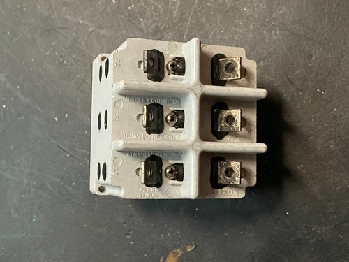 Sensata Technologies 122A698-1 Circuit Breaker NSN:5925-00-755-5798 - Picture 6 of 6