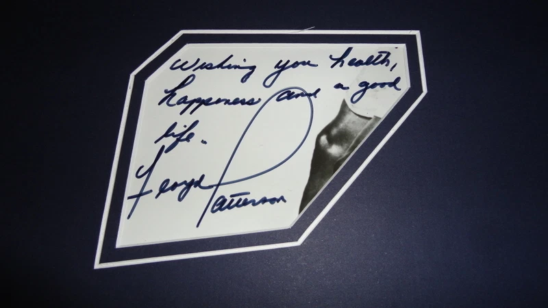 Floyd Patterson Signed Framed 1962 Sports Illustrated Cover Display - Image 2 of 2