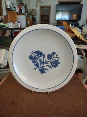 Vintage Pfaltzgraff Yorktowne 10.25'' Dinner Plate USA