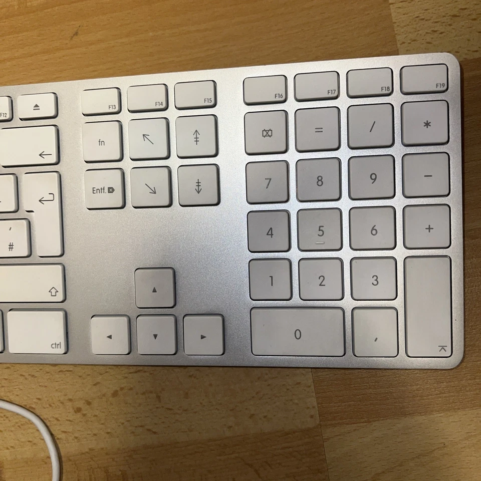 Apple Tastatur Wired Keyboard mit USB/Kabel - Aluminium - A1243 QWERTZ - Bild 3 von 4