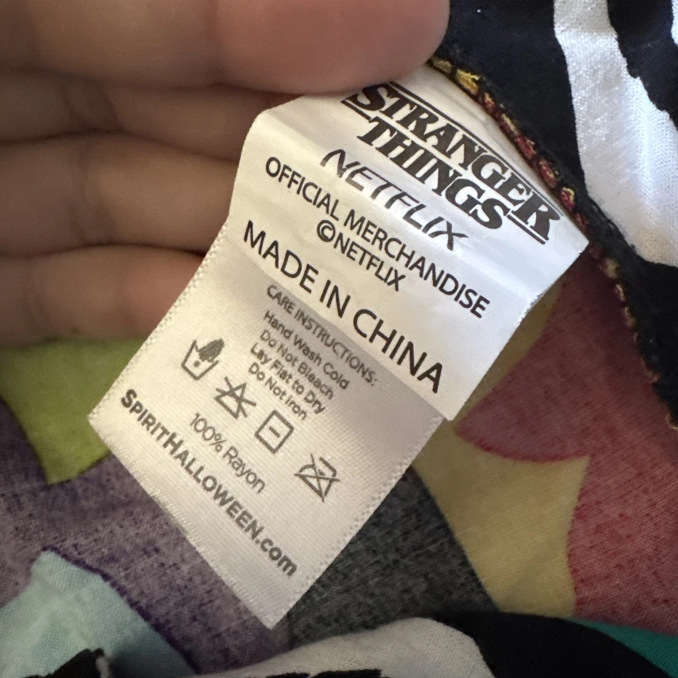 Mameluco Spirit Halloween Stranger Things Eleven’s Mall negro multicolor talla M Foto 2 de 4