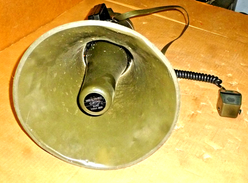 German Army High Power Megaphone TRM-88E C2070 - Picture 4 of 4