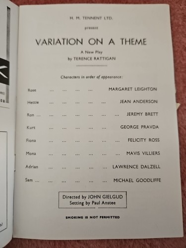 Jeremy Brett 'Variations On A Theme' 1958 Globe Theatre London Programme - Picture 2 of 3