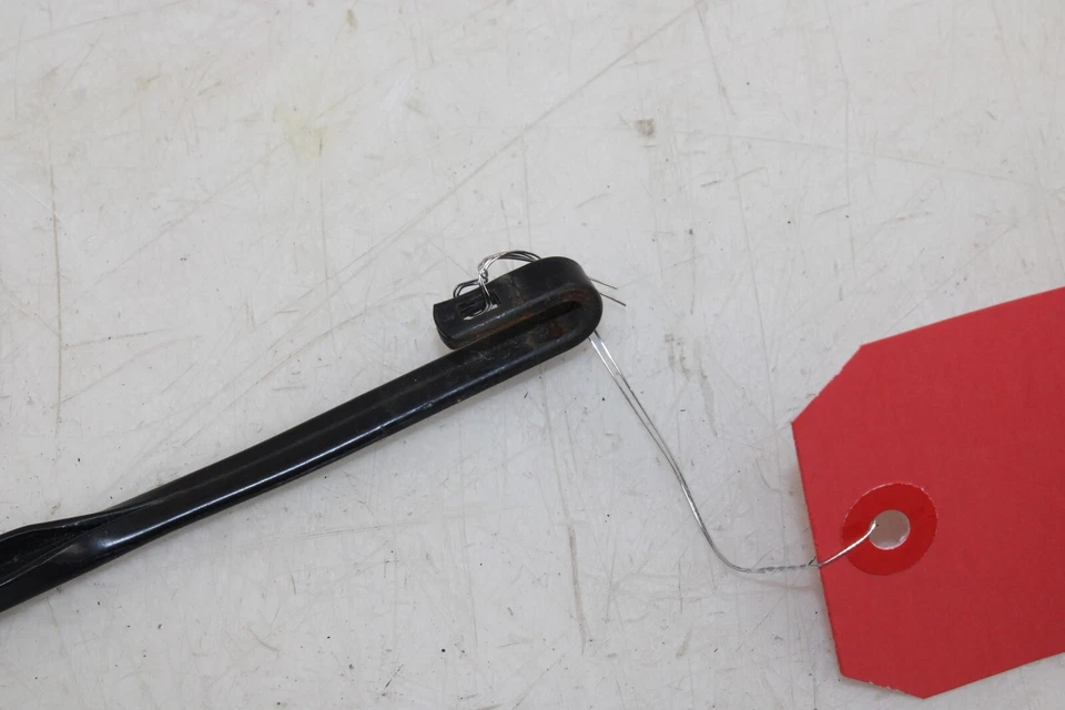 Brazo limpiaparabrisas derecho Infiniti Q60 G37 2008-2015 cupé OEM KB30 Foto 2 de 4