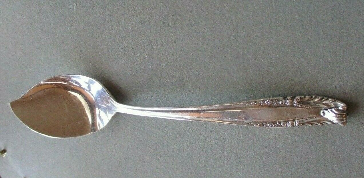 Stradivari by Wallace Sterling Silver Jelly Server  ~  6 3/4 "