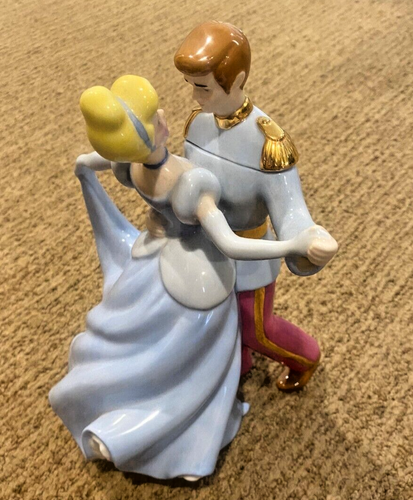 Disney China Teapot of Cinderella and the Prince dancing. Collectors item! - Picture 2 of 6