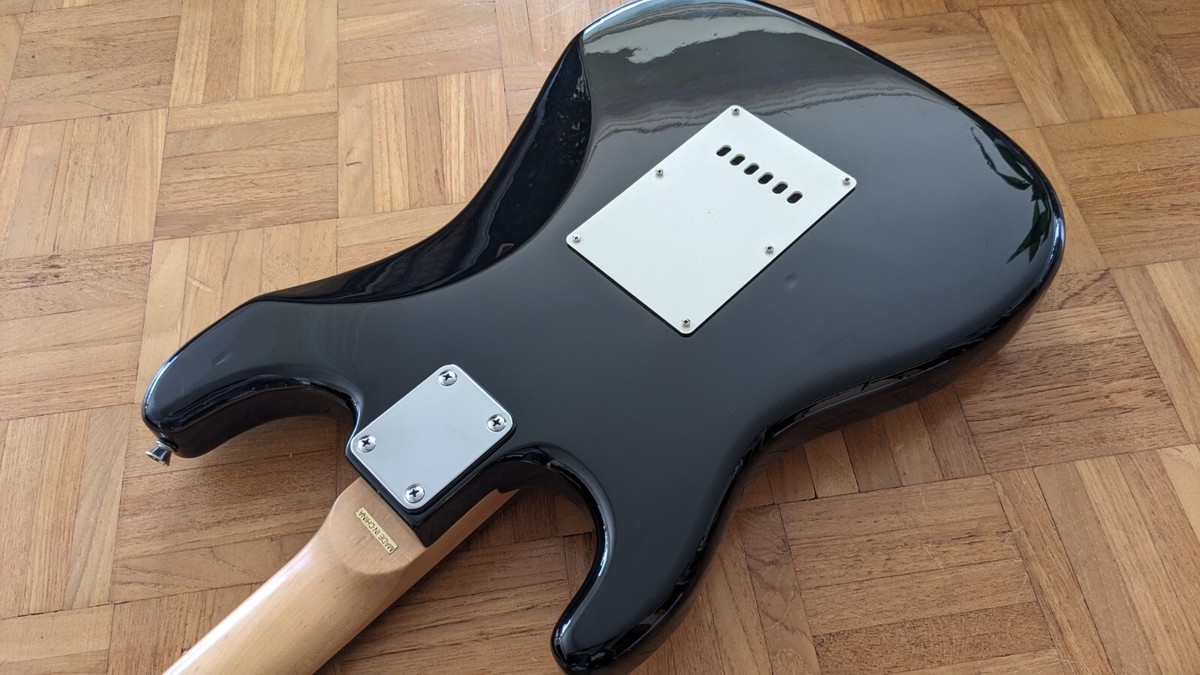 美品 メンテ済 Squier by Fender STRATOCASTER 2004-Squier-Stratocaster-Sell-