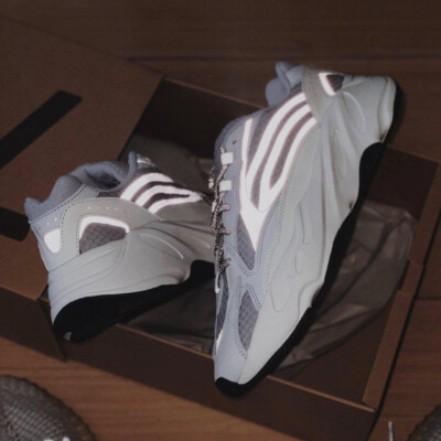 Yeezy? Adidas Yeezy Boost 700 V2 Low Static New In Box EF2829- SIZE