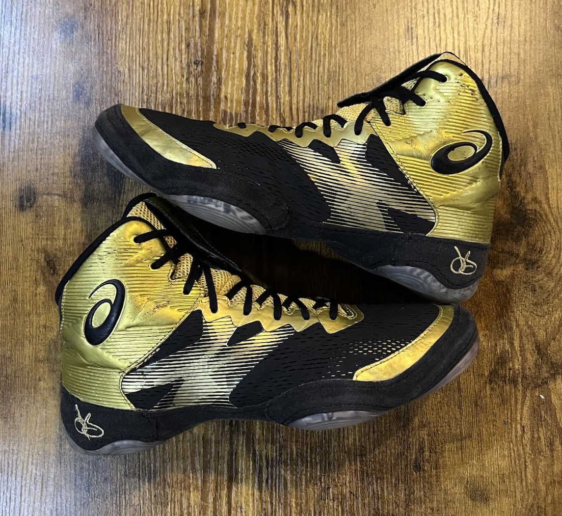 Asics Jordan Burroughs Elite IV Gold/Black Wrestling Shoes Size Mens 10.5 Asics Jordan Burroughs Elite IV Gold/Black | Mercari main image 4