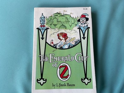 * The Emerald City of Oz by L. Frank Baum Softcover Very Good Condition