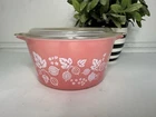 Vintage Pyrex Pink Gooseberry 473 1 Quart Cinderella Casserole Dish with Lid