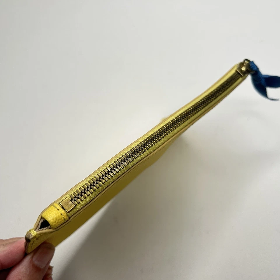 J. Cartera de cuero amarillo Crew cierre superior con cremallera Foto 3 de 4