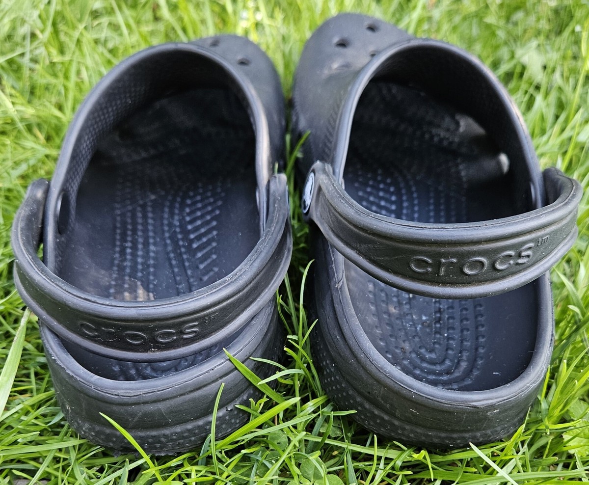 CROCS Unisex Black Classic Clog - Lightweight Slip-On. Men 7 Size. Women 9 Size Crocs Classic Clog | Men main image 3