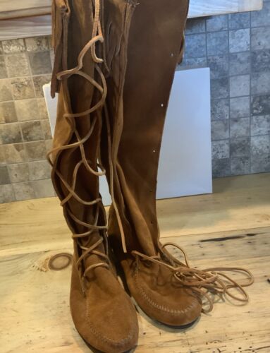 Minnetonka 1922 Fringe Knee High Boots Front Lace Brown Moccasin Men’s Sz 9 NEW - Picture 19 of 20