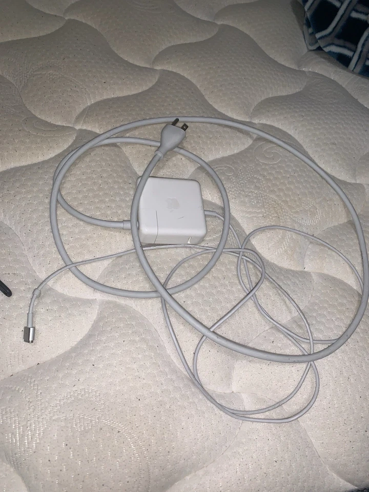 Mint Apple MacBook Pro (Retina) 13 inch Laptop - ME662LLA (2013) - Image 4 of 4