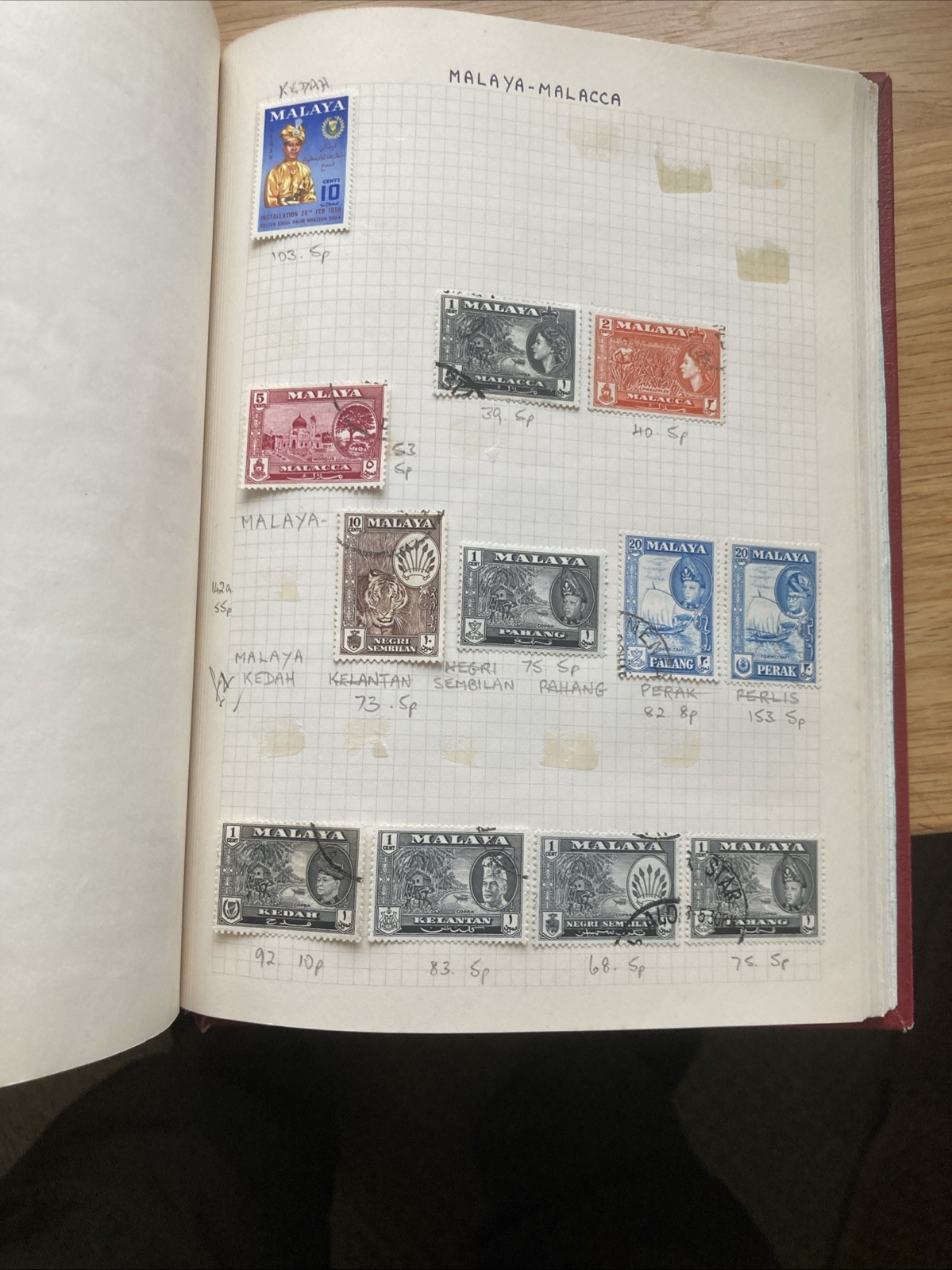 Stanley Gibbons Simplex Junior Album with approx. 75 pages and 350 QEII stamps.