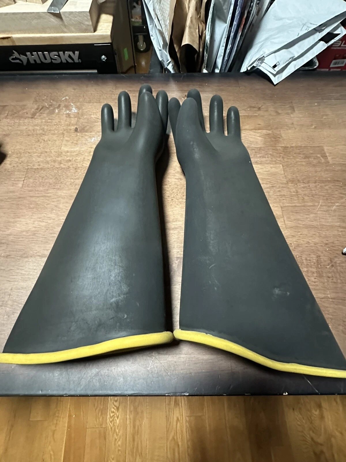 Salisbury Honeywell NG218CYB/9H Insulated Rubber Gloves Class 2 Size 10
Opens in a new window or tab