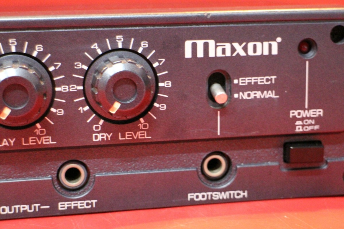 AD100 maxon　ANALOG DELAY Maxon AD100 AD-100 ANALOG DELAY UNIT 80S VINTAGE BOX BBD