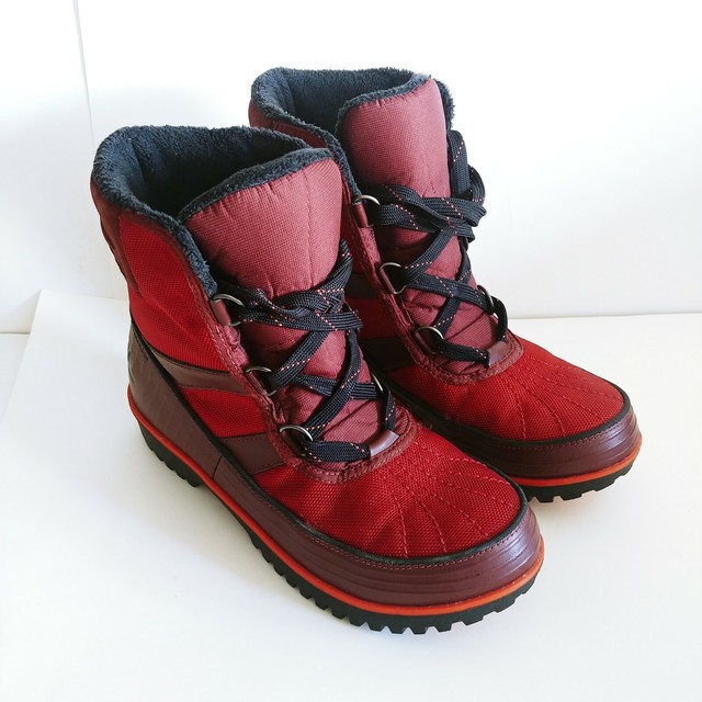 winter boots red