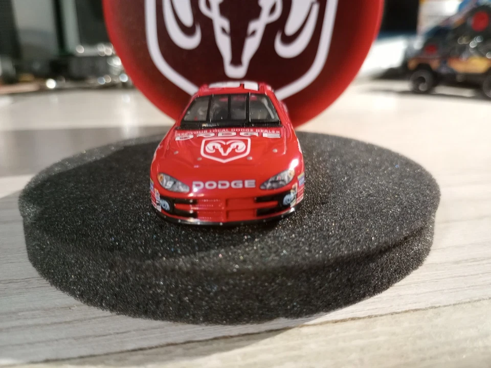 Action 2002 Bill Elliott Dodge Dealers 1:64 fundido a presión con lata de coleccionista Foto 4 de 4