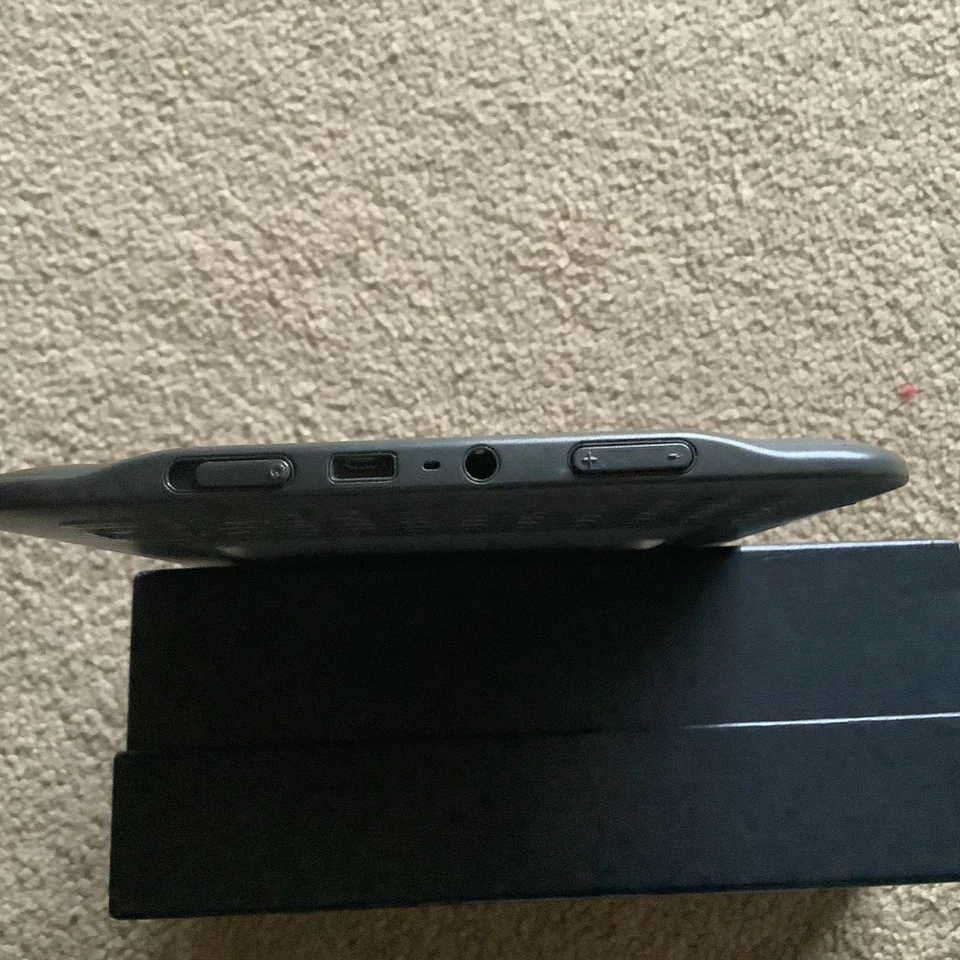 Broken amazon kindle D00901 - Image 4 of 4