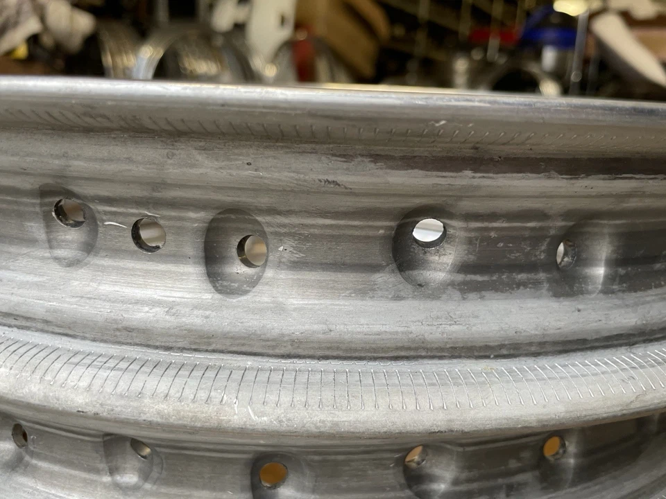 CERCHIO AKRONT 1.85 X 19 36S 491 E DOT 36 FORI RIM ALLUMINIO GILERA GUZZI NORTON - Immagine 4 di 4