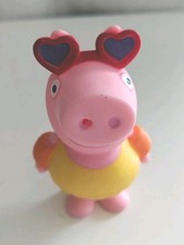 HTF Peppa Pig Squish N Splash Water Squirter Toy Figure W Heart Sunglasses On