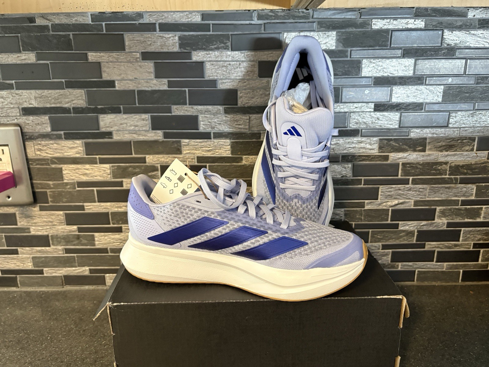 Women’s Adidas Duramo SL2 Size 8.5 thumbnail 2