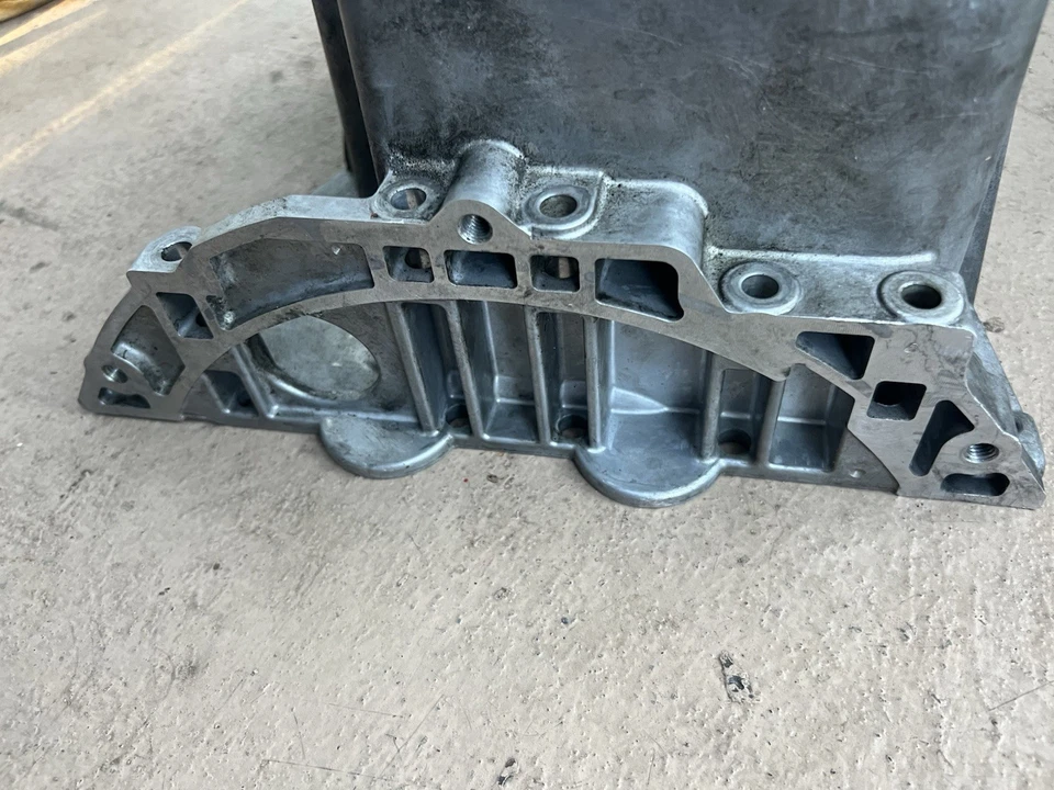 2008 2009 BMW E60 535i Sedan Engine Oil Pan  oem Foto 3 de 4