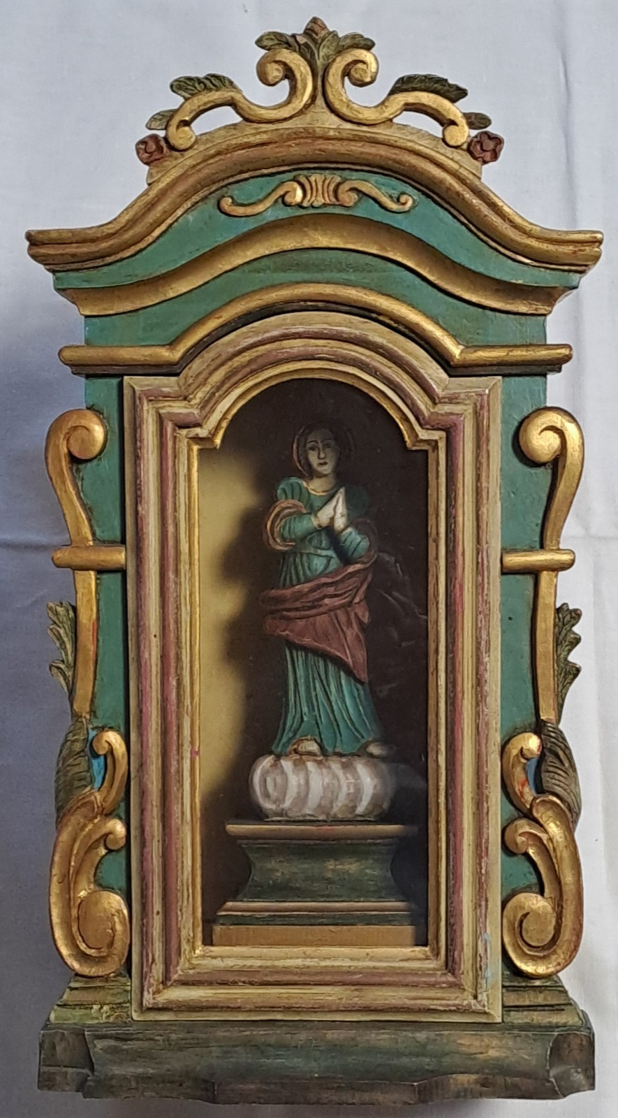 Größerer Holz Altar mit Mutter Gottes Handgeschnitzt Vergoldet Barock Stil