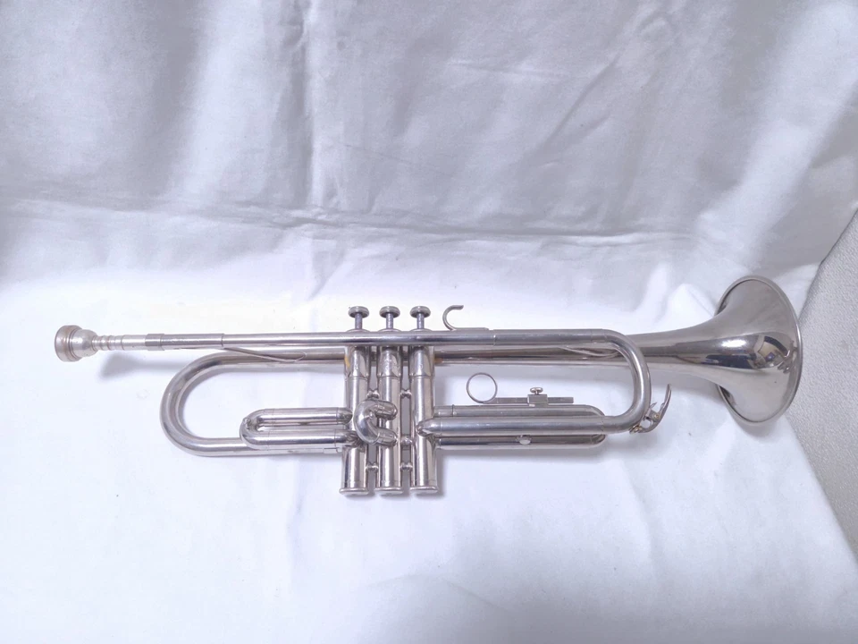 Yamaha YTR-136 tromba nichel finitura argento pistoni lisci tutte le... - Immagine 4 di 4