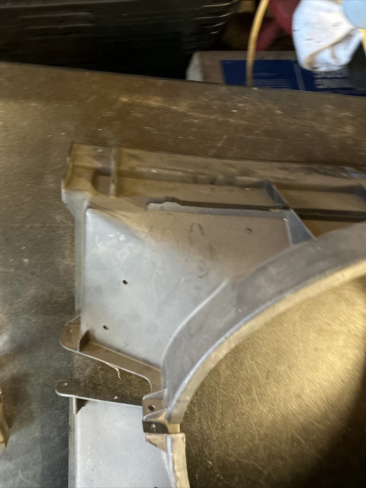 Upper & Lower Front Radiator Fan Shroud For 88-99 Chevy GMC 15739589 15696691 - Image 2 of 4